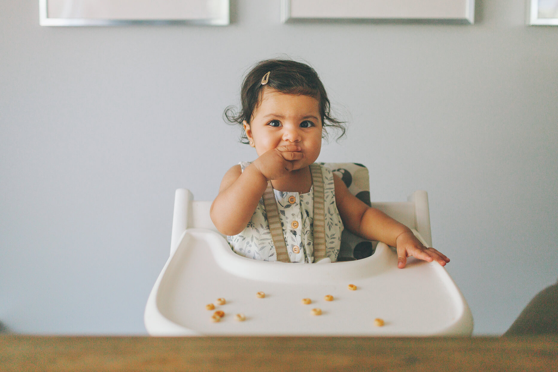 Bebé Comiendo Cereales